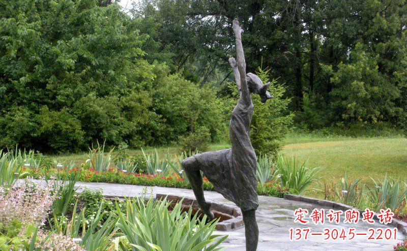 绵阳唱歌跳舞的女孩人物公园铜雕