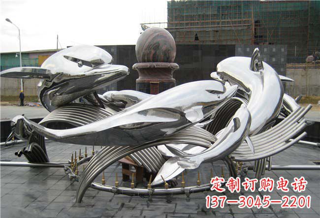 绵阳城市中的海豚雕塑