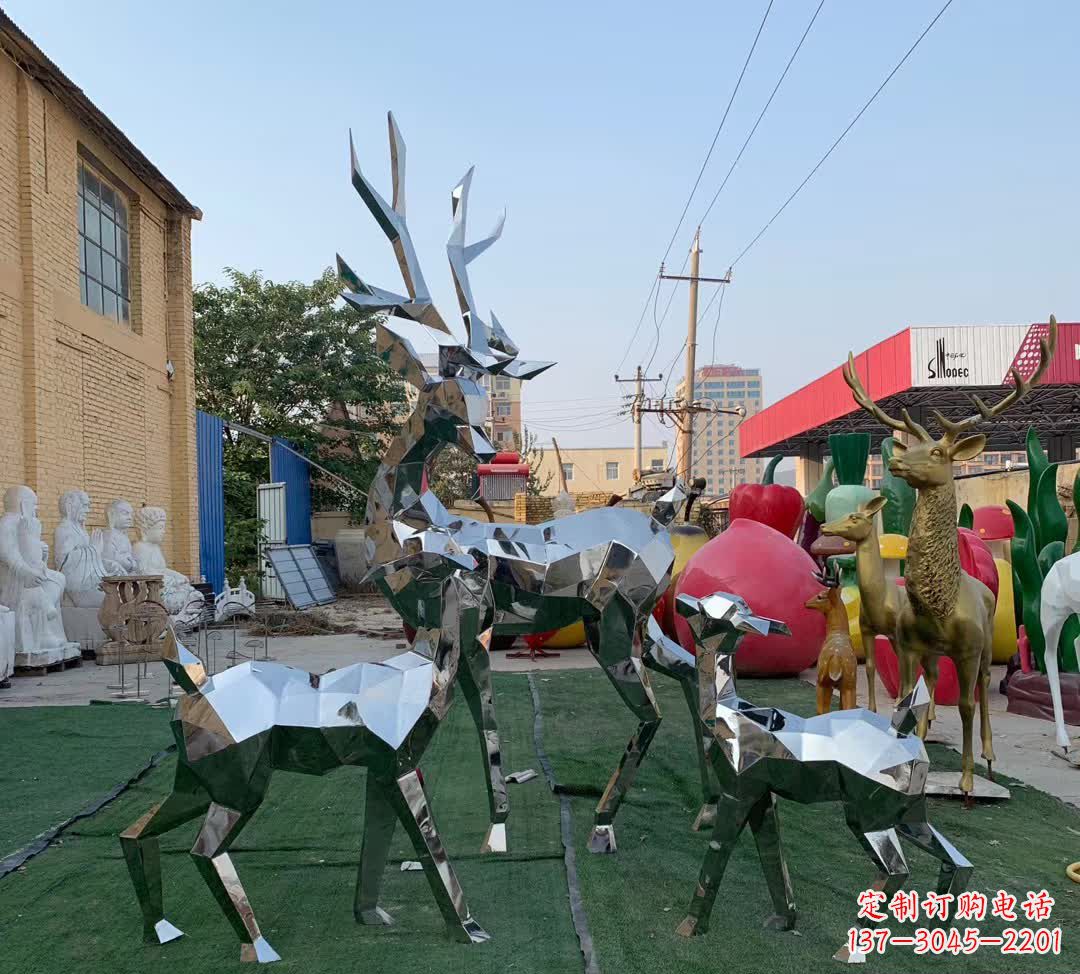 绵阳梅花鹿雕塑一种独特的城市装饰