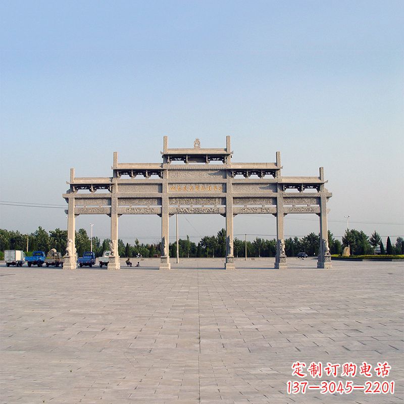 绵阳精美石雕牌坊点缀城市广场