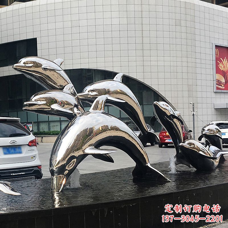 绵阳海豚雕塑点亮城市商场的不锈钢镜面水景