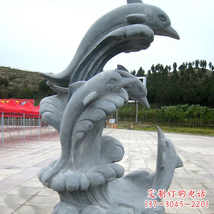 绵阳海豚雕塑凝聚着美丽与动感