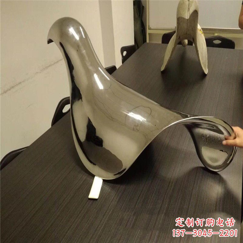 绵阳鸽子雕塑——精致的抽象艺术