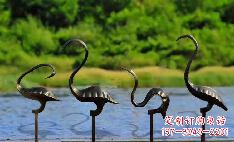 绵阳细节雕琢,让仙鹤雕塑活灵活现