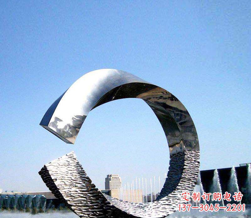 绵阳抽象镜面不锈钢圆环雕塑