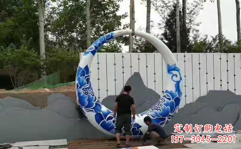 绵阳美丽的月亮雕塑