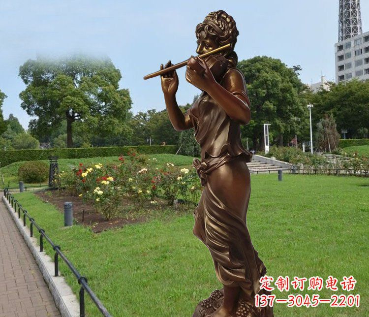 绵阳美女雕塑把美景变成静物