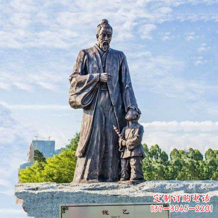 绵阳纯铜钱乙雕像传承历史的象征