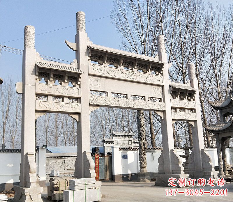 绵阳村口的珍贵文化——牌坊雕塑