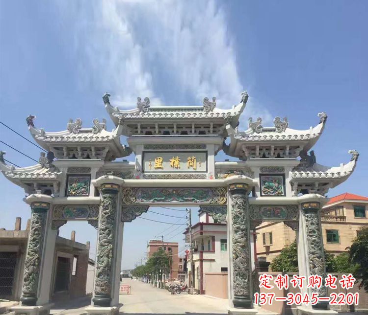 绵阳传承古老技艺 牌坊雕塑美化村庄