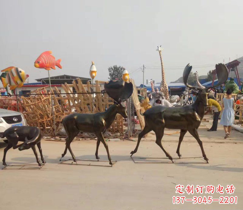 绵阳大角鹿群的铜雕美丽的艺术精品