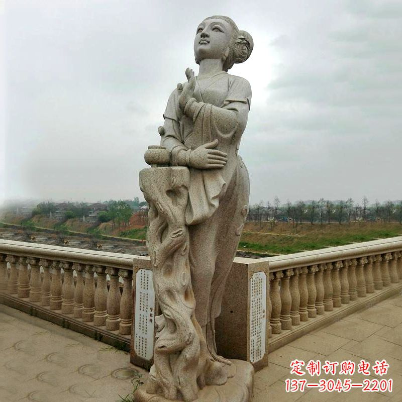 绵阳公园广场的貂蝉雕塑古代四大美女之一