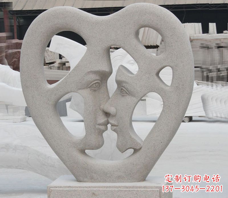 绵阳情侣石雕,浪漫绽放