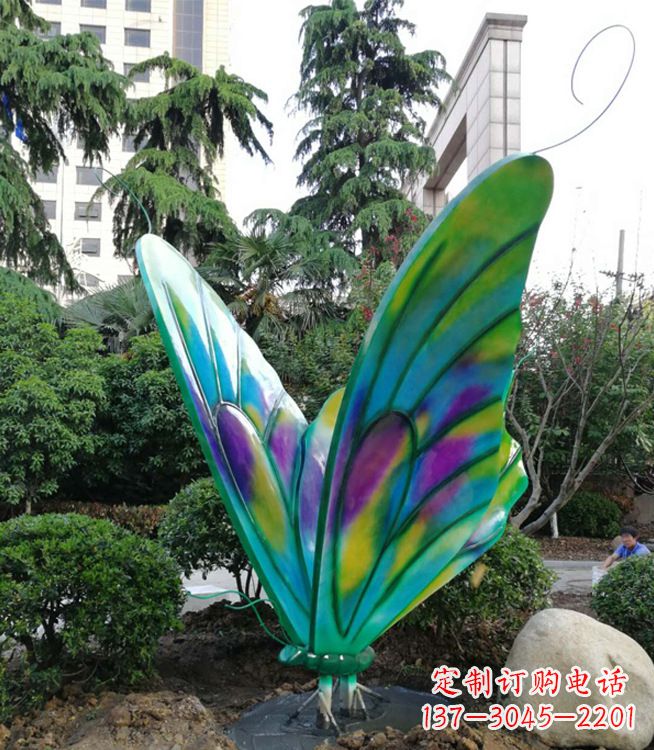 绵阳华丽璀璨的蝴蝶彩绘雕塑