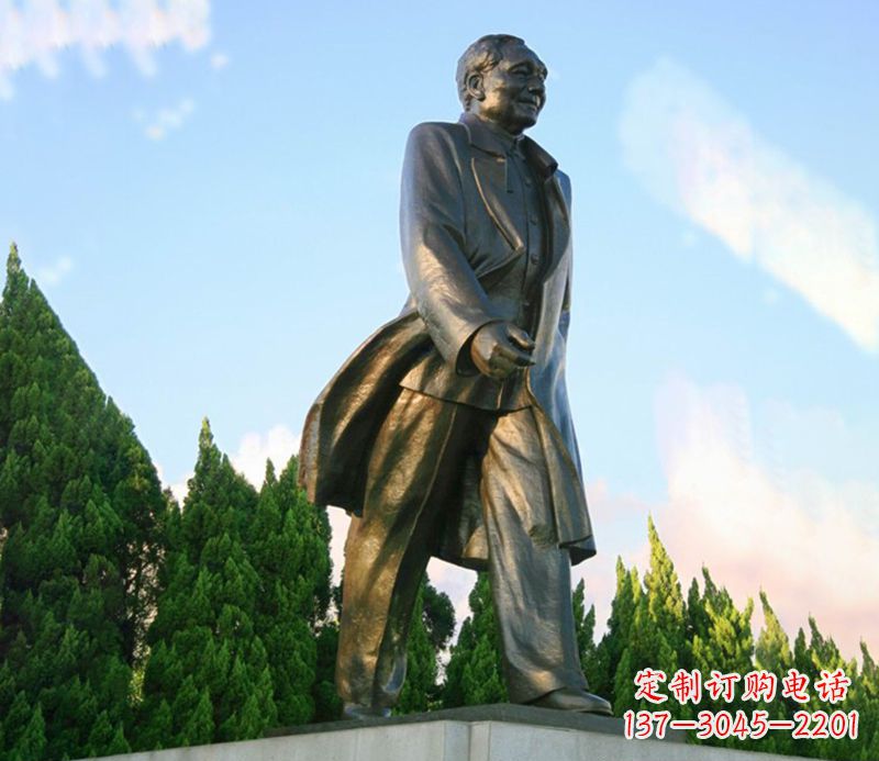 绵阳邓小平广场伟人铜雕