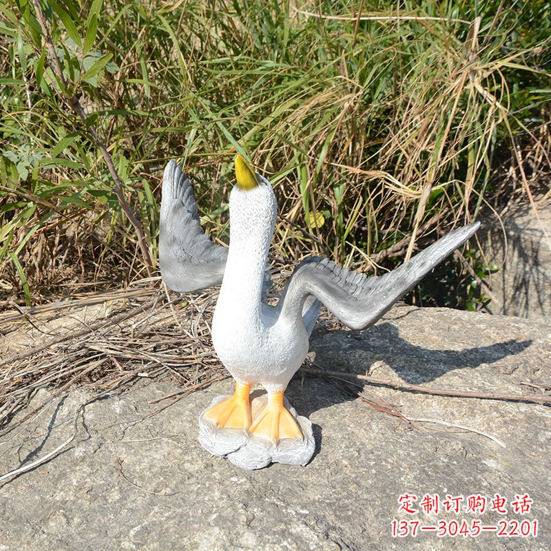 绵阳祈求和平的雕塑少女