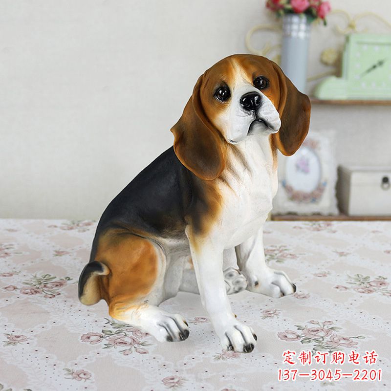 绵阳玻璃钢蹲姿仿真比格犬雕塑