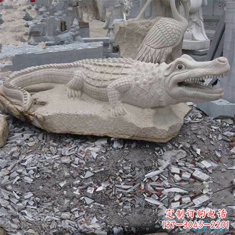 绵阳鳄鱼黄沙岩动物石雕精致装饰您的家