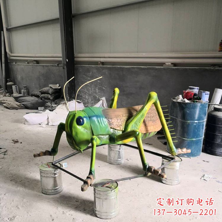 绵阳仿真蚂蚱玻璃钢蝗虫雕塑