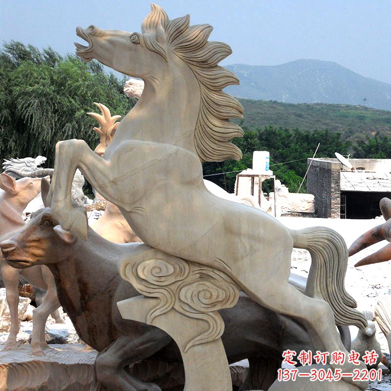 绵阳飞天生肖马雕塑