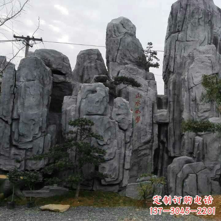 绵阳GRC塑石假山雕塑--营造一片芳草如茵的大自然风景