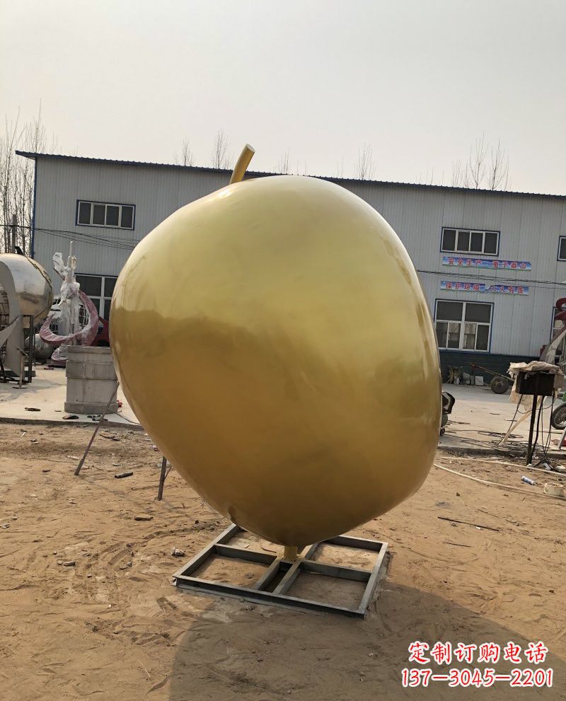 绵阳仿铜质苹果玻璃钢雕塑