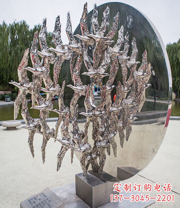 绵阳欣赏鸽子轻盈的美丽——不锈钢动物鸽子雕塑