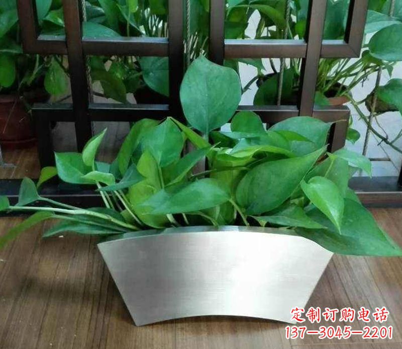 绵阳高质量不锈钢花盆雕塑,享受自然完美烘托