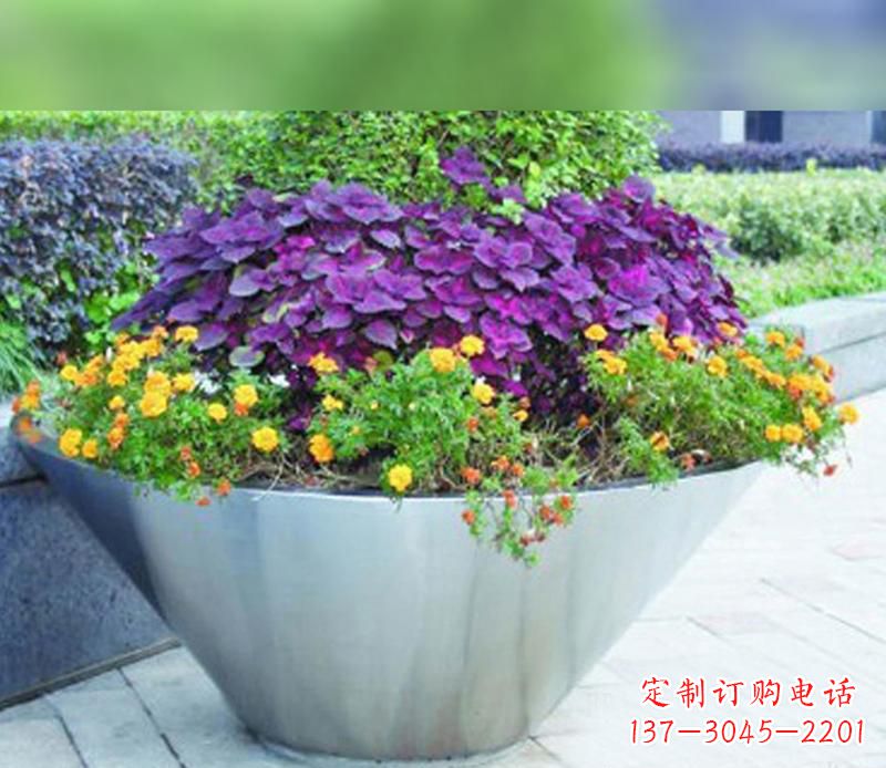 绵阳中领雕塑精致无比的花盆雕塑