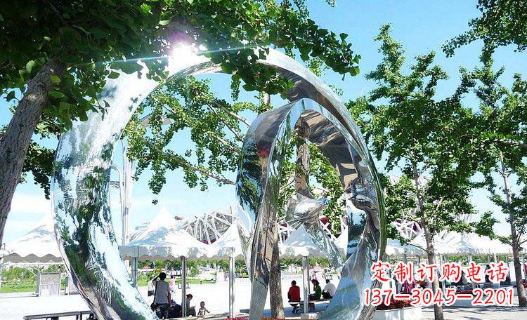 绵阳高端实木不锈钢镀层圆环雕塑