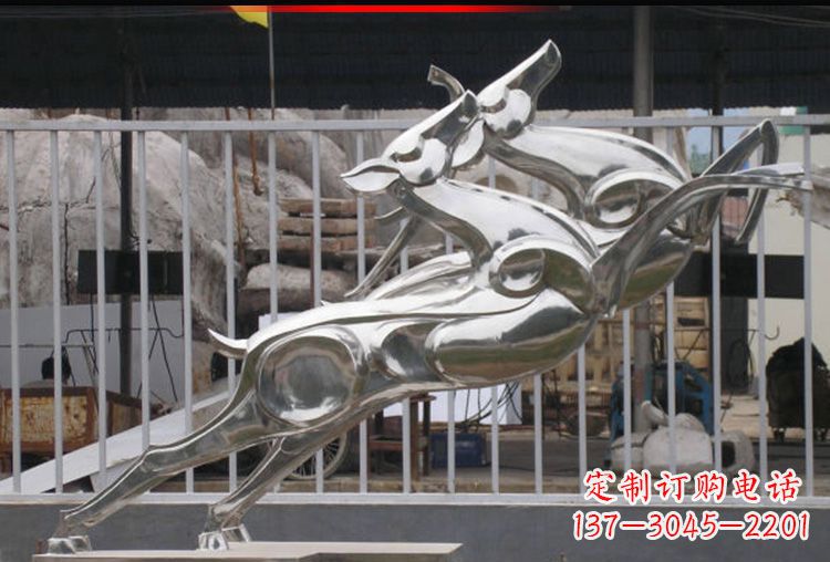 绵阳梅花鹿不锈钢高光大型雕塑