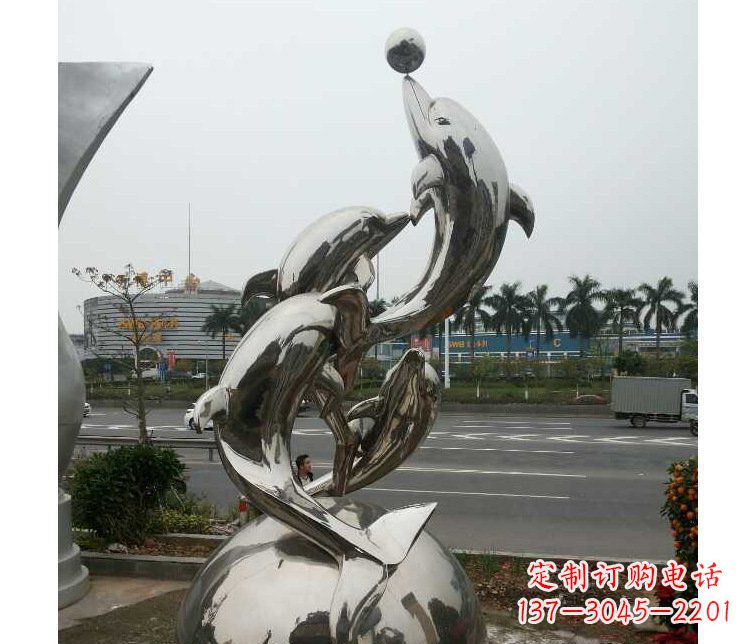 绵阳海豚雕塑多功能不锈钢跳跃玩球