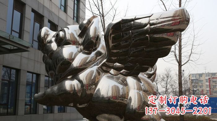 绵阳精美不锈钢大翅膀猪景观雕塑