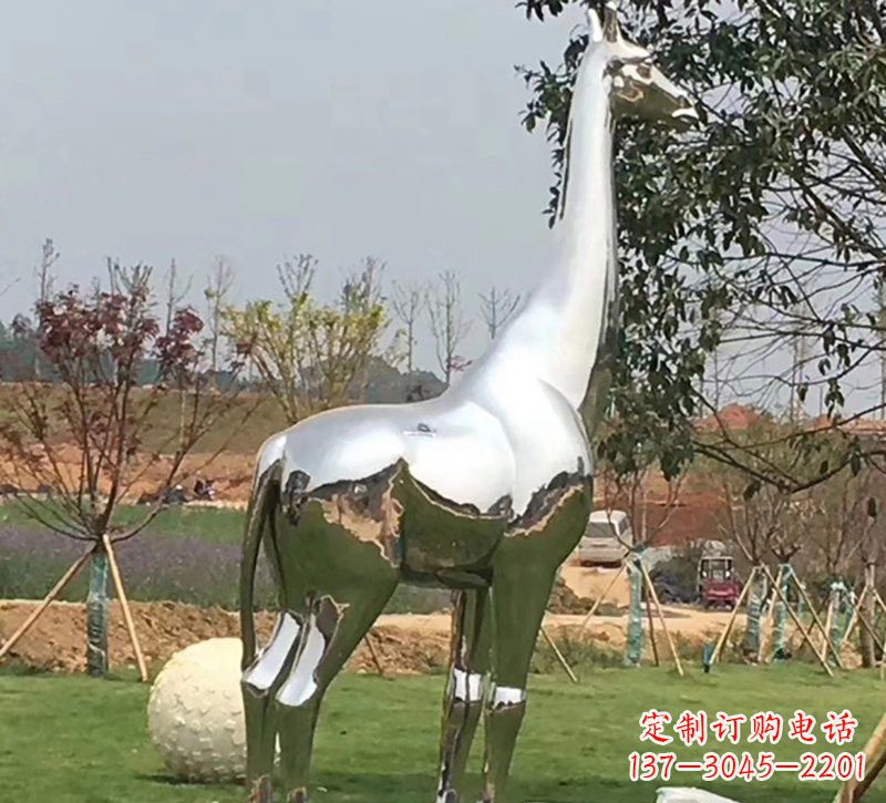 绵阳公园不锈钢长颈鹿雕塑