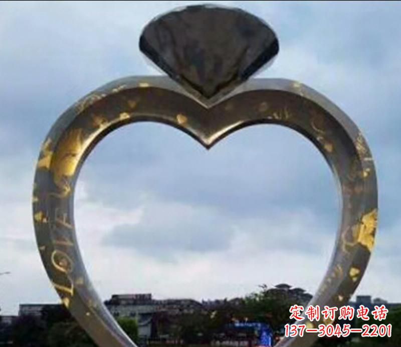 绵阳不锈钢大型钻石戒指景观雕塑