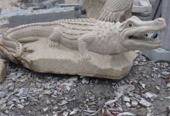 绵阳鳄鱼黄沙岩动物石雕精致装饰您的家