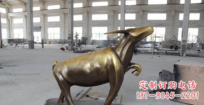 绵阳铜制华丽小牛动物雕塑