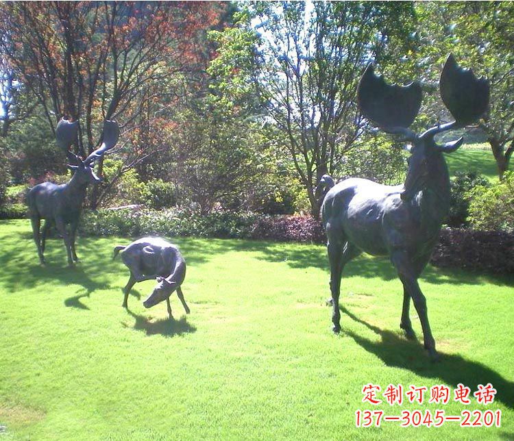 绵阳以传统工艺铸造大角鹿铜雕