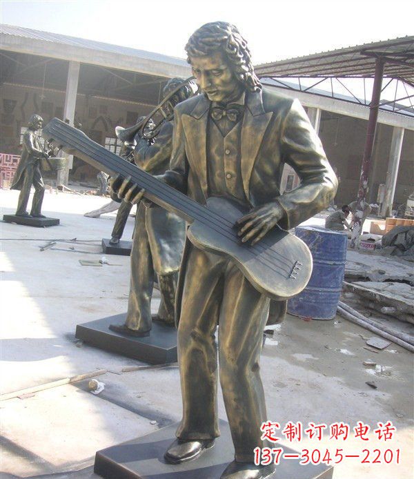 绵阳西方人物铜吉他雕塑