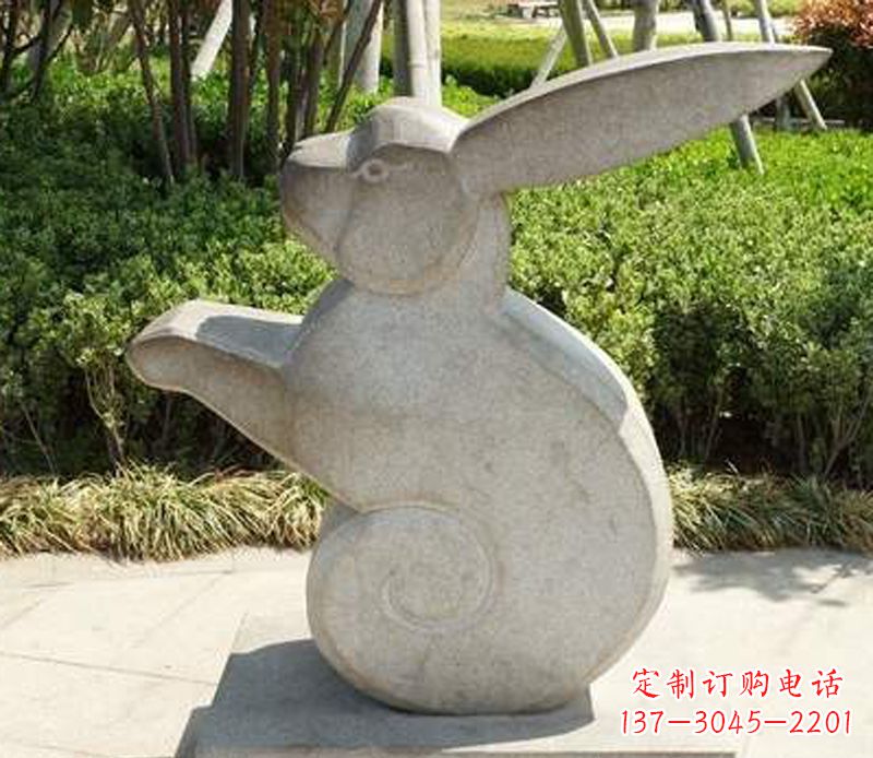 绵阳公园兔子雕塑,营造可爱的氛围