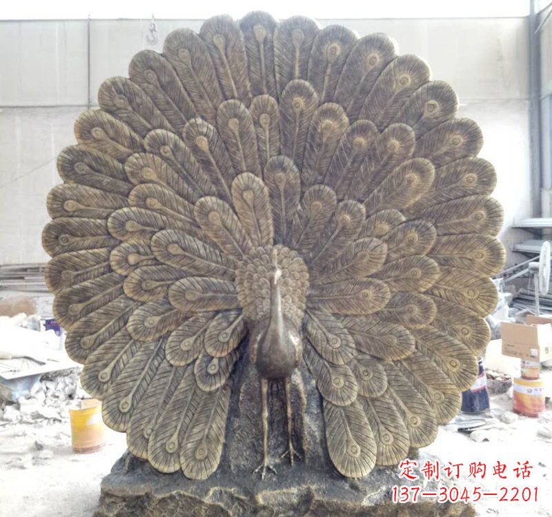绵阳公园动物孔雀铜雕