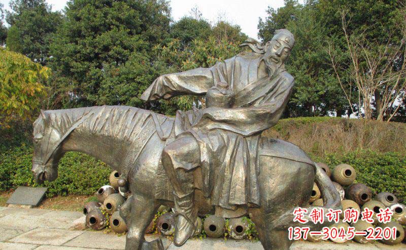 绵阳公园喝醉酒的骑马人物景观铜雕