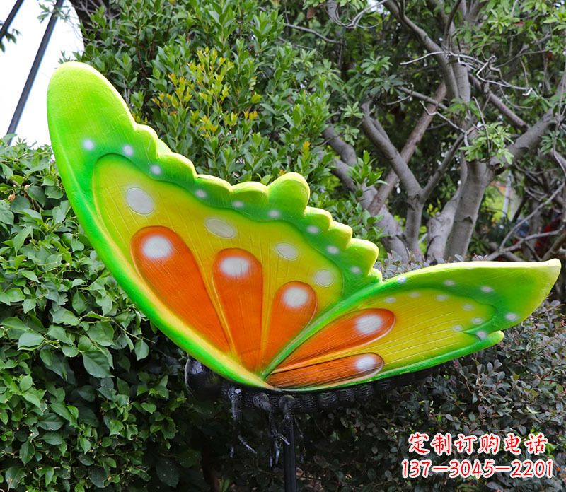 绵阳公园花园草坪彩绘动物玻璃钢仿真蝴蝶雕塑