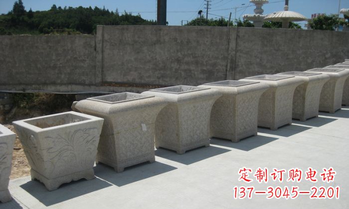 绵阳大理石花盆石雕 – 在公园展现精美自然风貌