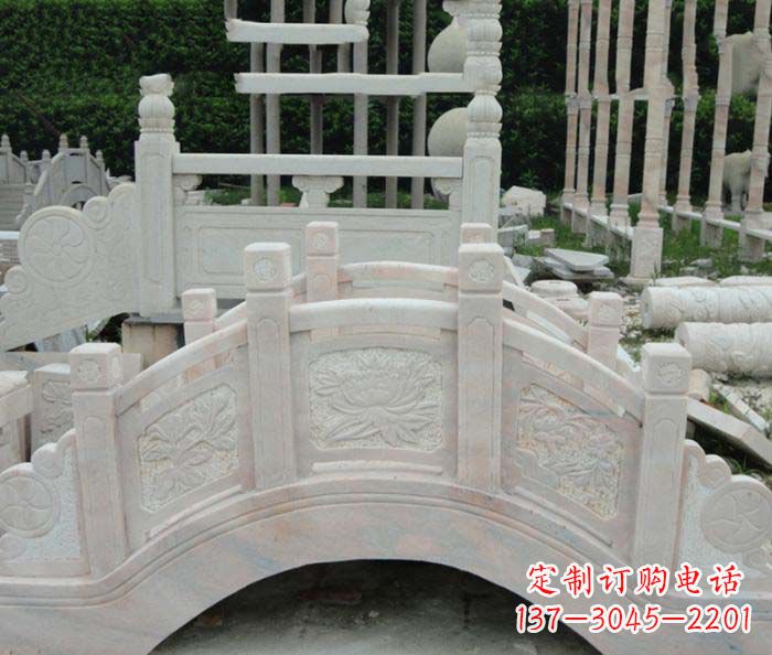 绵阳红石拱桥雕塑