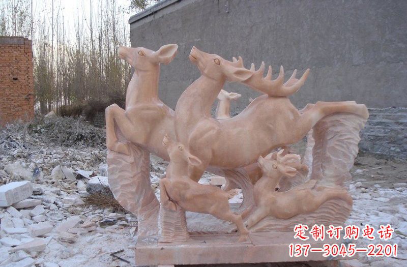 绵阳公园梅花鹿群石雕