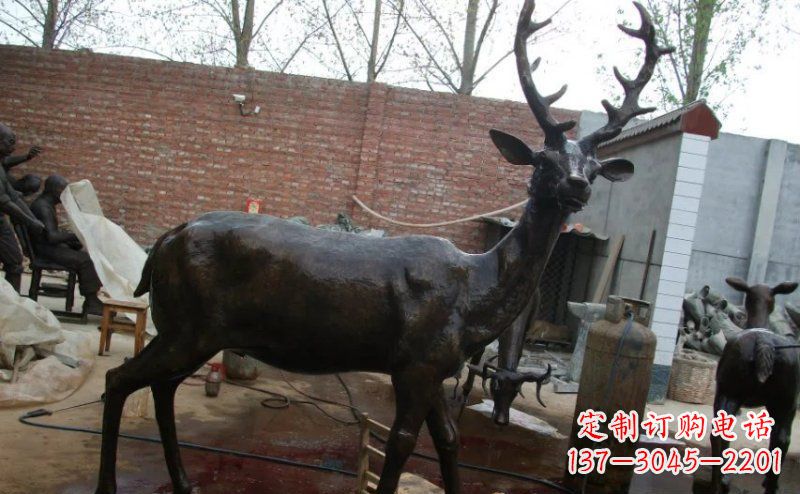 绵阳精美梅花鹿铜雕,施展艺术之美