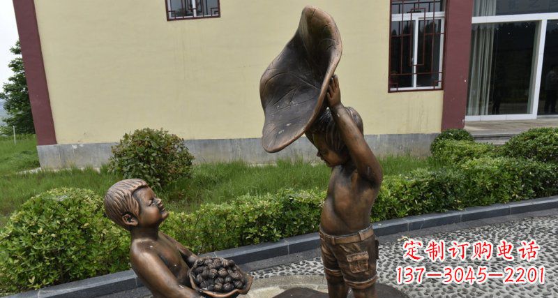 绵阳精美铜雕帽子装核桃的小男孩