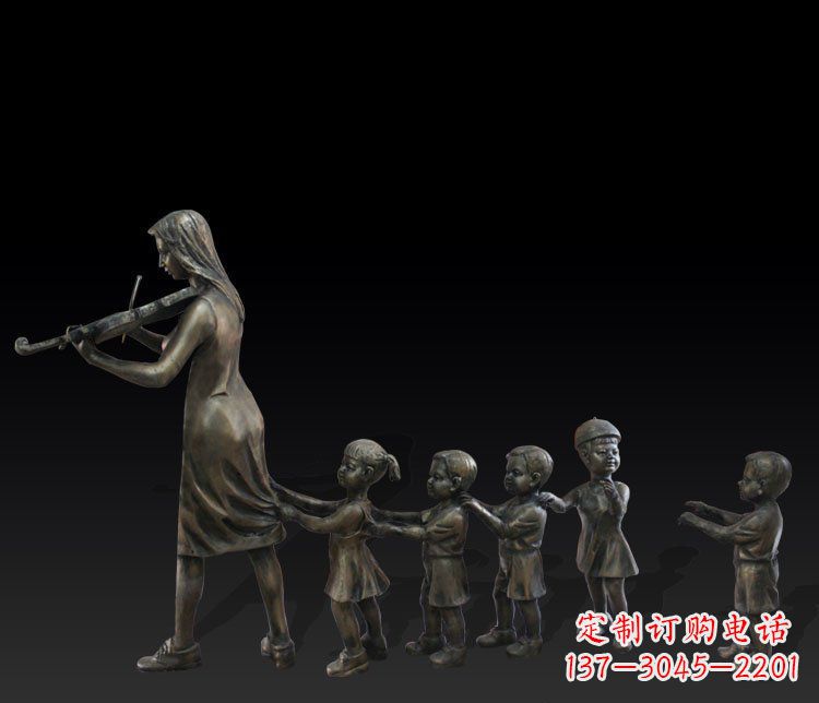 绵阳传统风格老鹰捉小鸡铜雕
