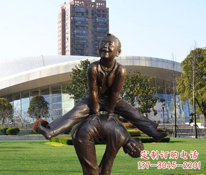 绵阳童趣十足的山羊铜雕